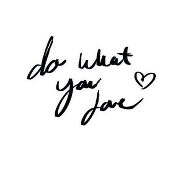 Hi, Iβm Katie πΈ New to the POSH Community! - Picture 11 of 16